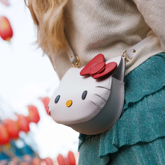 The Cambridge Satchel Co.  US：Hello Kitty 联名系列上新