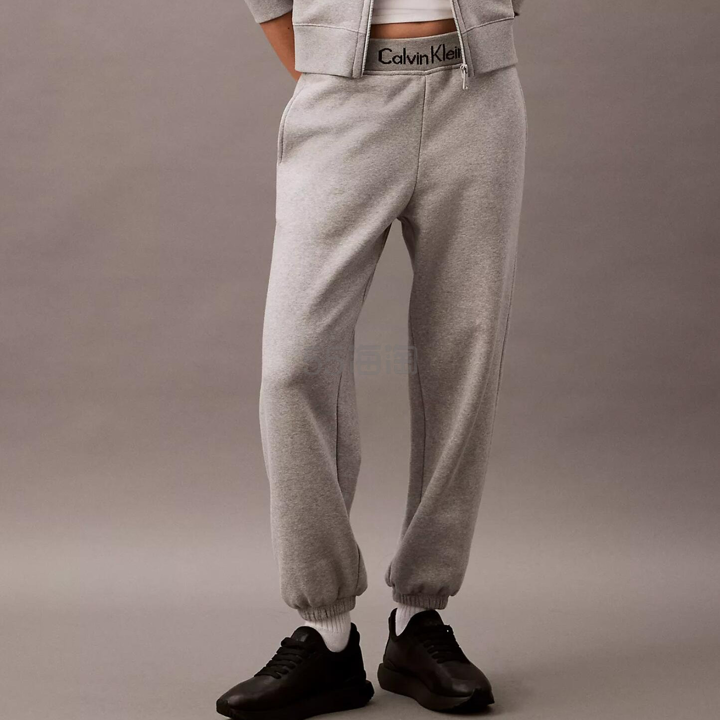 Calvin Klein 基础款logo卫裤