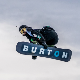 Burton Snowboards US：反季囤！火热促销中 入手明星同款 [ak]系列