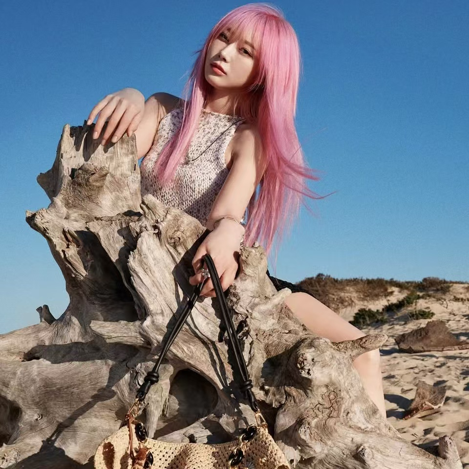 Base Blu：LOEWE 罗意威新季上新热卖 入手服饰、包袋等