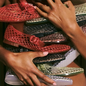 Sam Edelman 美官：折扣升级！跟着虞书欣走进春天