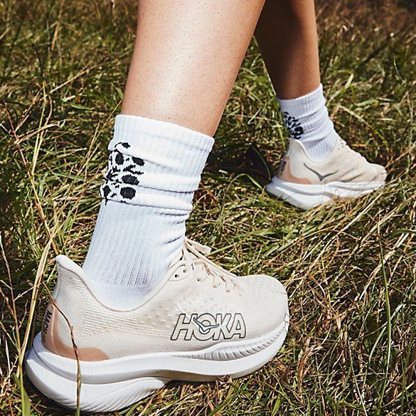 Nordstrom Rack：Hoka “户外天花板” 美鞋  Bondi X 跑步鞋$89