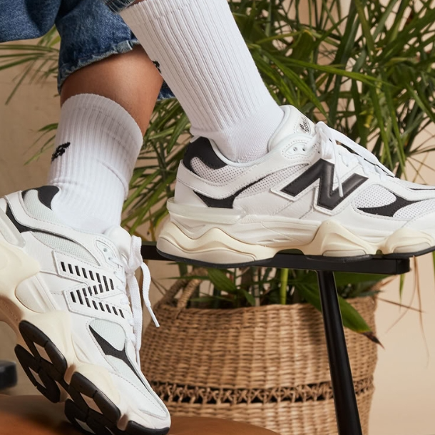SSENSE：New Balance 潮鞋上新 IU同款$91