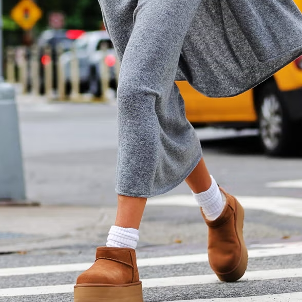 Woot：反季大促 UGG、Hunter 美靴热卖 Jennie 同款雪地靴$80