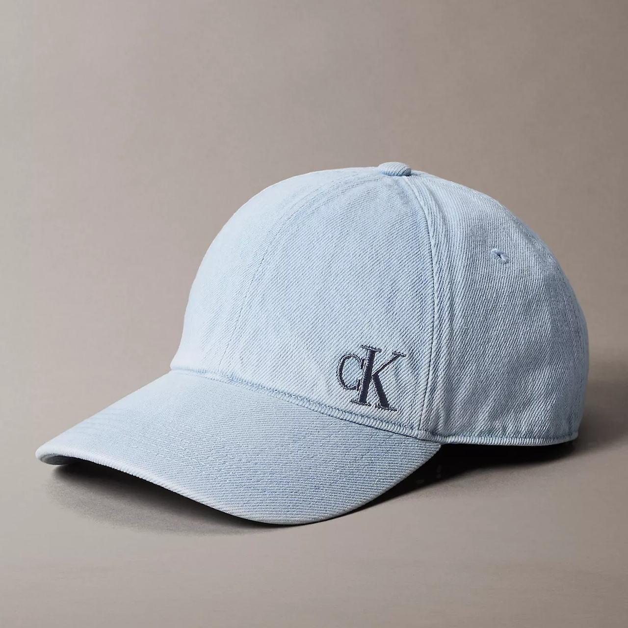 Calvin Klein 水洗牛仔淡蓝色徽标棒球帽