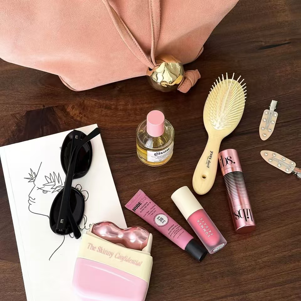 REVOLVE：美妆日用好物热卖专区 入手CT新款爱心腮红、夏季必备胸贴等