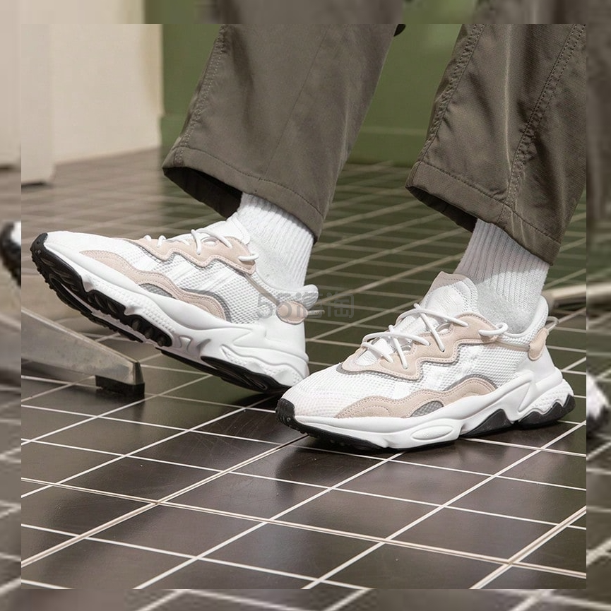 Adidas OZWEEGO 运动休闲鞋