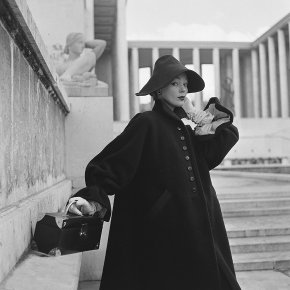 Saks Fifth Avenue：Givenchy 时尚热卖 易梦玲同款单肩包$1750