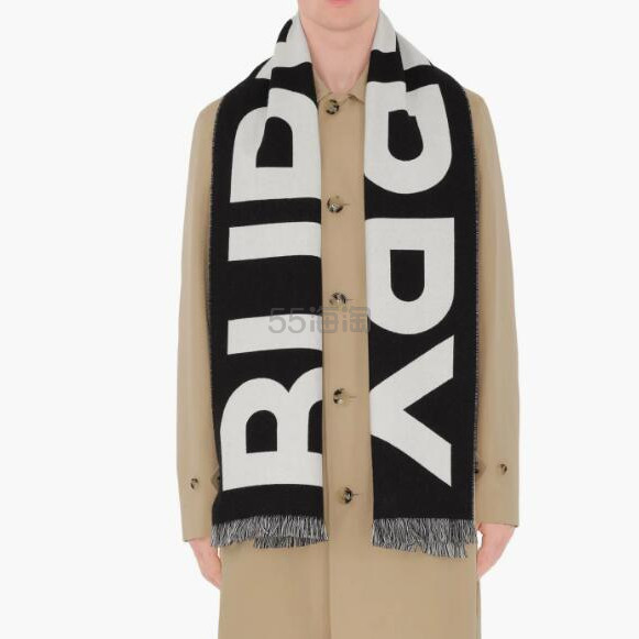 Burberry 字母围巾