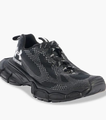 之前$800+！Balenciaga 3XL 安德玛合作款运动鞋