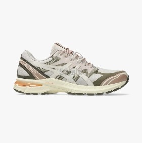 ASICS 亚瑟士 GEL-TERRAIN 奶油色运动鞋