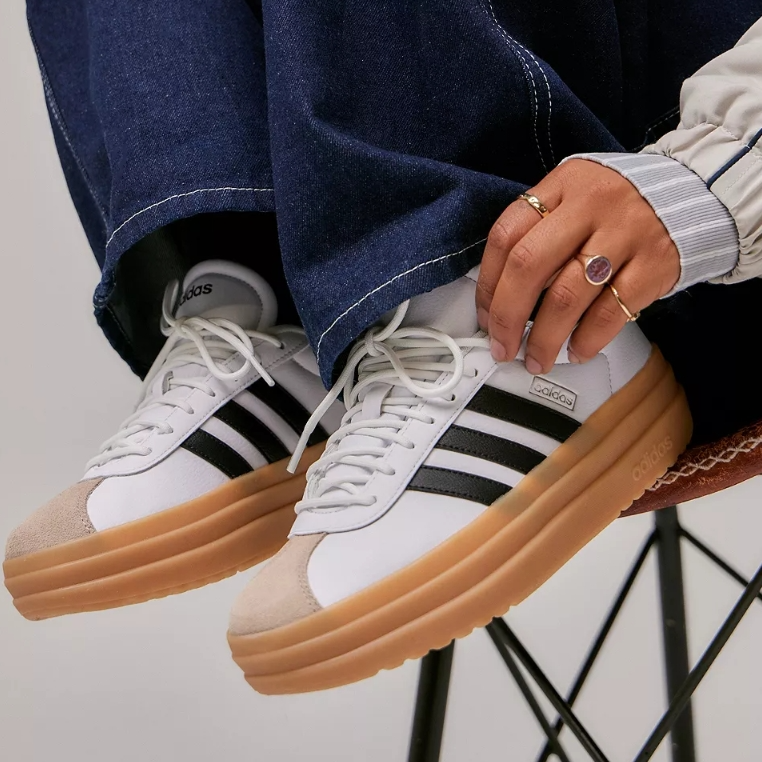 Urban Outfitters 英站：折上折闪促 Jennie同款裤£54 花苞裙£6