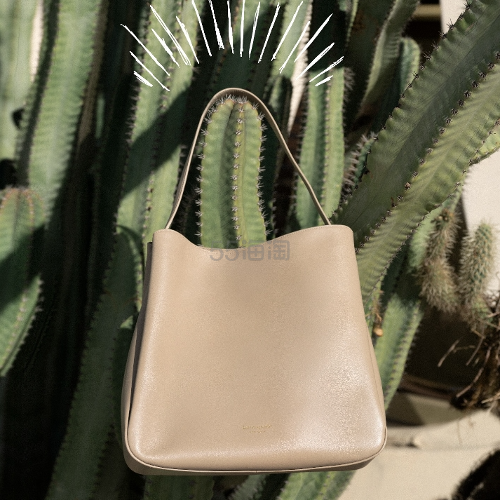 Kate Spade：夏日精选大促 像素爱心印花包包$49.8