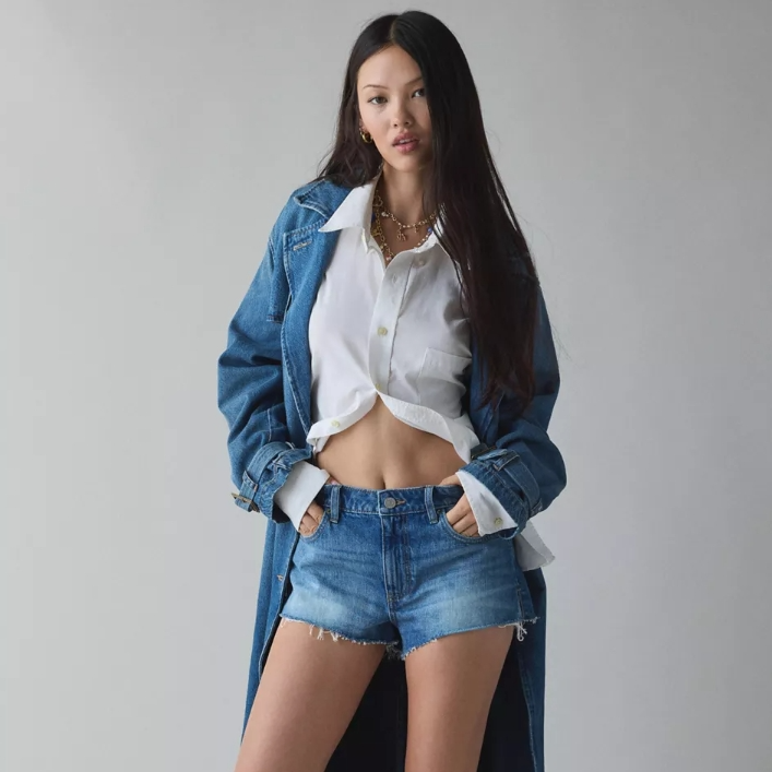 Urban Outfitters：夏天的风来啦 短裤短袖热卖 封面牛仔短裤$36