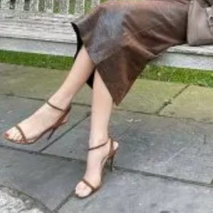 Macy's：夏季凉鞋 低至5折 郑秀晶类似款凉鞋$72