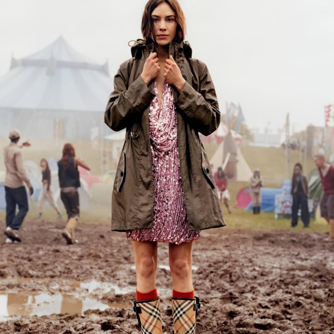 Antonioli：本周时尚上新一览 关注 BURBERRY、LOEWE 等