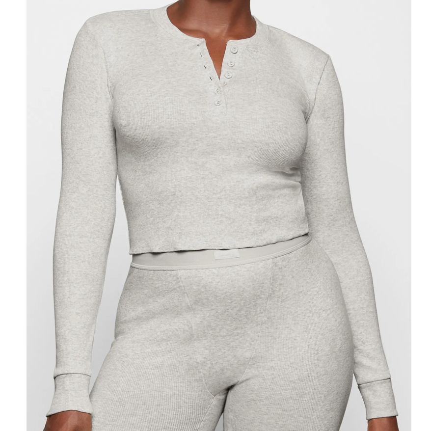 Skims 燕麦色长袖亨利衫