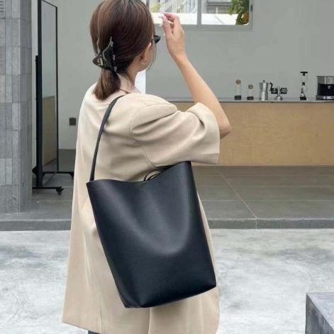 LUISAVIAROMA：The Row 专区上新