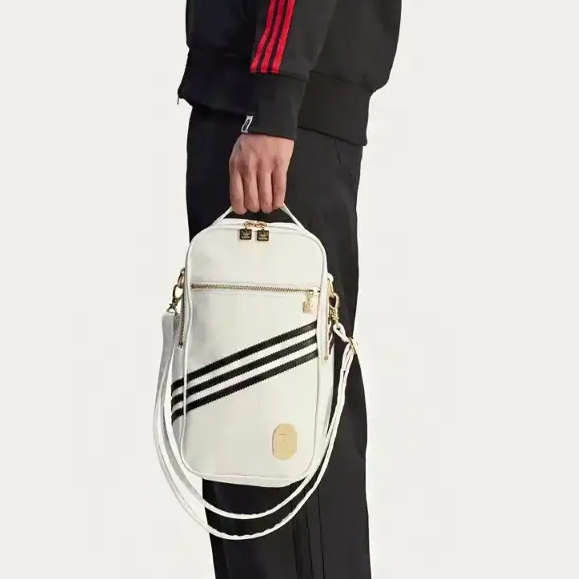 SSENSE：SS25 新品专场 Bape  X adidas 联名款斜挎包$110 西太后手链$245