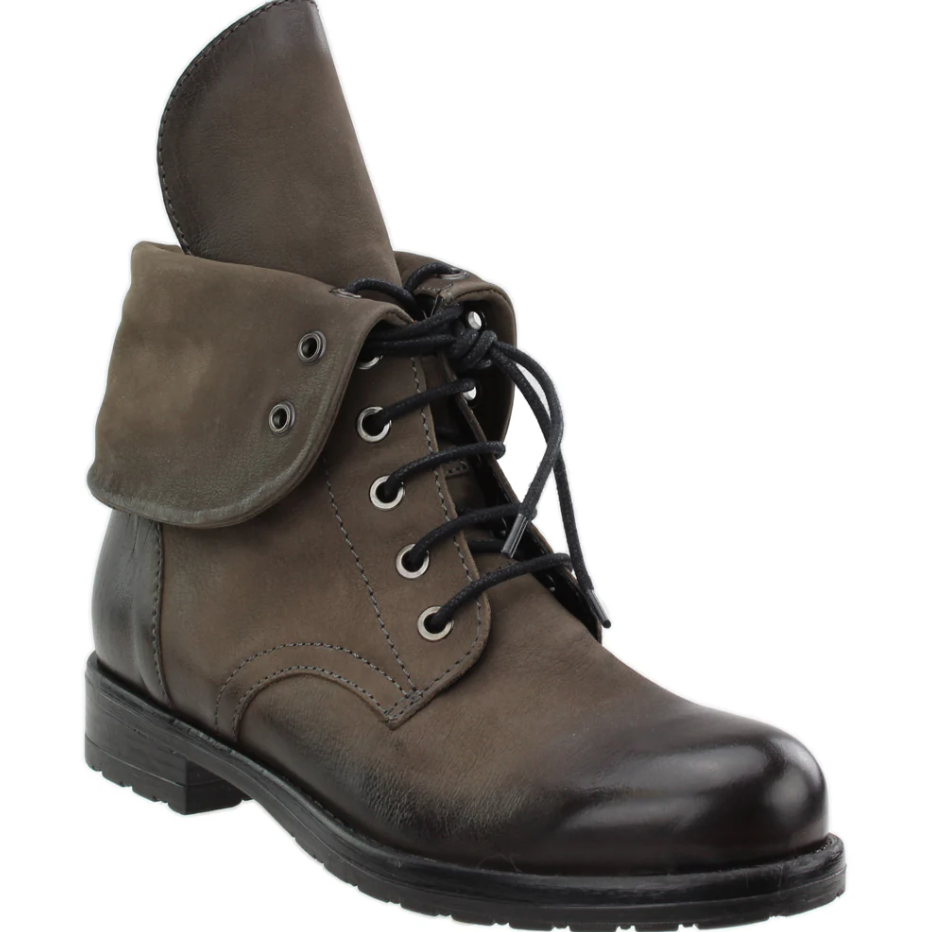 捡漏！Clarks Minoa River 圆头系带短靴