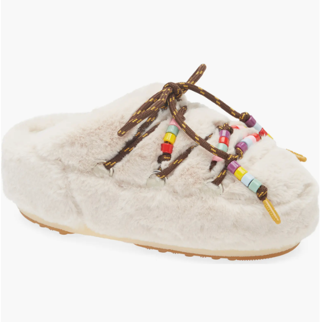 Moon Boot 白色串珠款毛毛拖