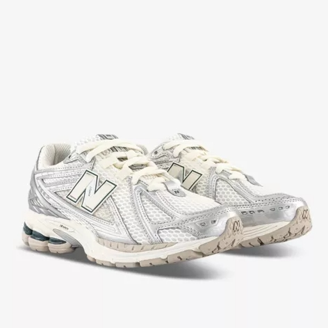 New Balance 1906 银色复古老爹鞋