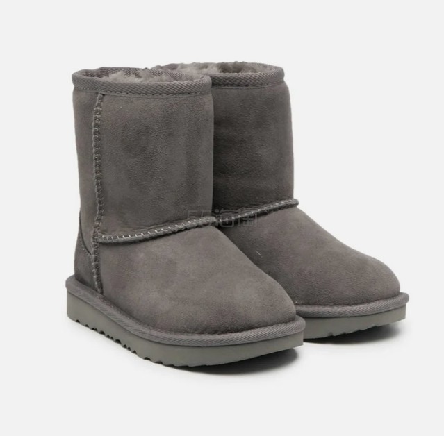 UGG 灰色长筒靴 童鞋