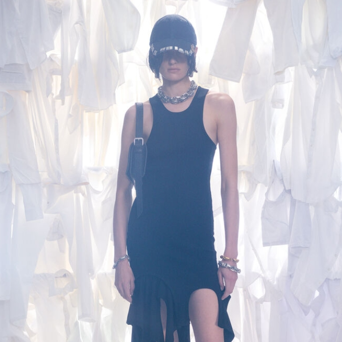 Alexander Wang：全场服饰鞋包热卖 入A王T恤、渔夫帽等