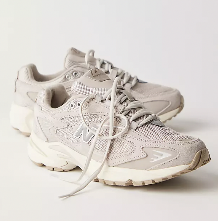 New Balance 725 老爹鞋