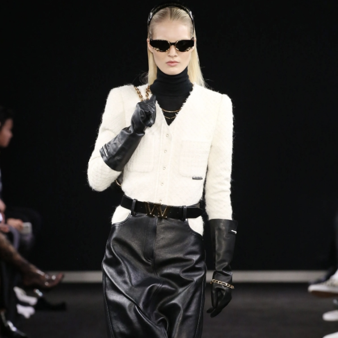 THE OUTNET 美站：精选 Alexander Wang 及其副线热卖 微标连帽衫$102