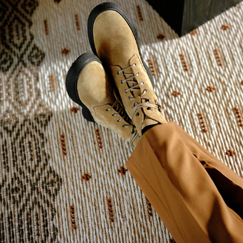 Shop Simon：精选鞋靴热卖 关注 Birkenstock、Jimmy Choo、Timberland 等