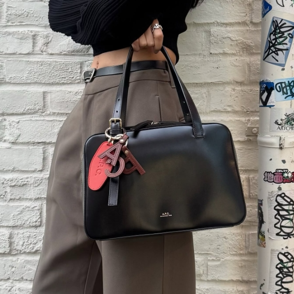 A.P.C. US：时尚上新热卖 LOU 双面托特包$195