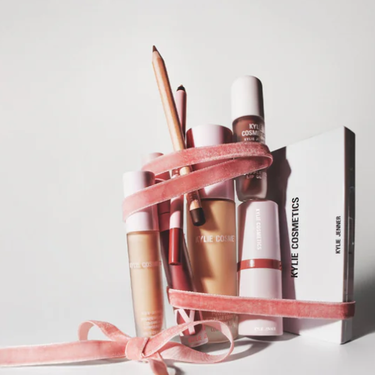 Kylie Cosmetics：节日惊喜套装热卖！超值好价