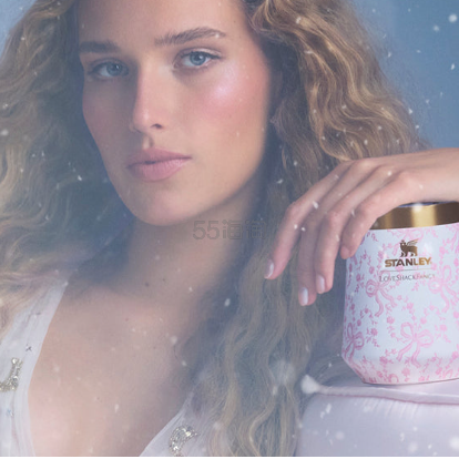 上新！Stanley x LoveShackFancy 联名 冬季假日系列