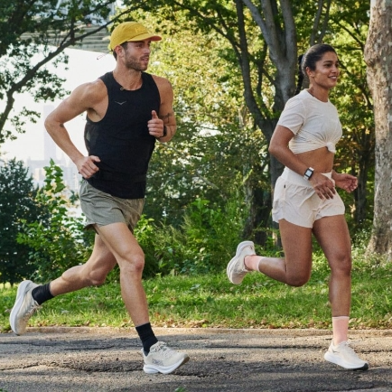 Hoka One One：会员专享！购买任一服饰享鞋履8折