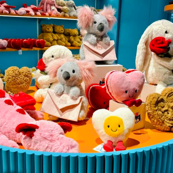 Selfridges：Jellycat 2026年情人节上新！粉红泡泡溢出屏幕啦