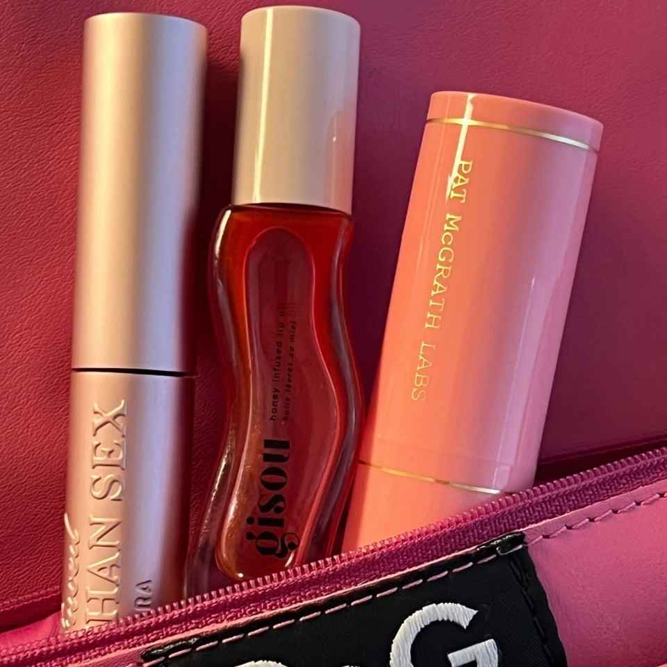 REVOLVE：假日美妆大促 入手白女热门好物