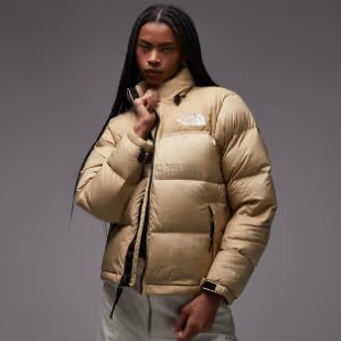 The North Face 北面 1996 Retro Nuptse 卡其色羽绒服