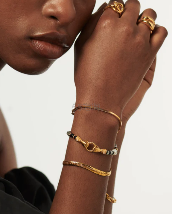 再降！Missoma X Harris Reed 精心打造的串珠宝石手链