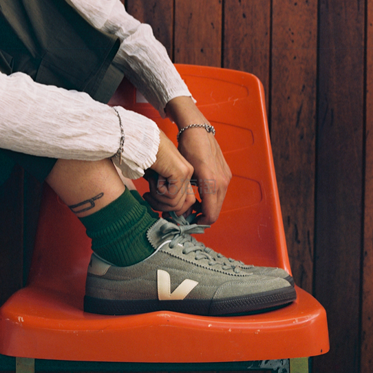 Shopbop：Veja 复古球鞋低至3折+额外7.5折