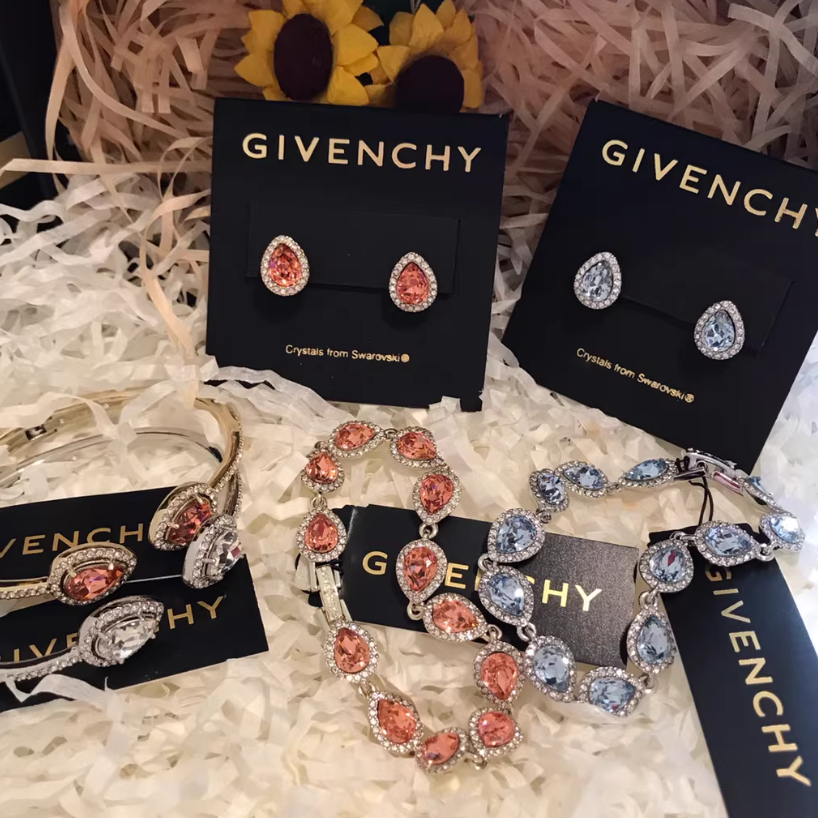 BELK：Givenchy 纪梵希饰品折扣限时回归