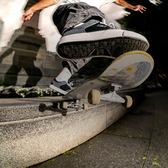 DC Shoes：鞋履上新热卖！时尚好穿