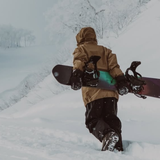 Volcom：滑雪季精选运动服饰热卖 Dua 黑色冲锋衣$262.5