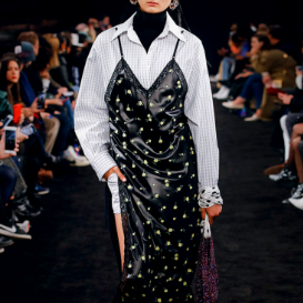 THE OUTNET 港站：春日上新 针织T恤HK$802、短款缎面飞行员夹克HK$2473