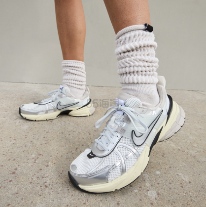 超模Kaia Gerber同款！Nike V2K Run