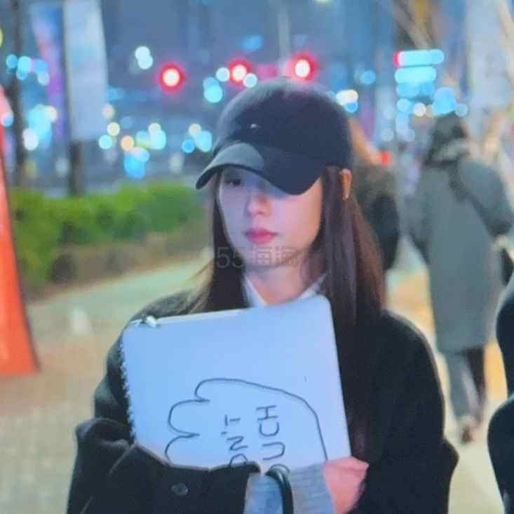 Jisoo 同款 TOMMY HILFIGER 经典徽标黑色棒球帽