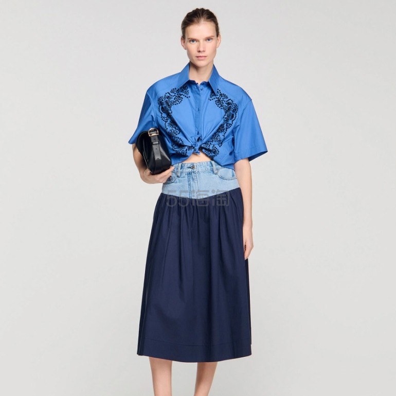 碳酸同款 Sandro 花纹刺绣短款衬衫