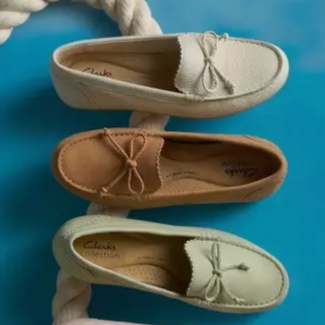 Clarks：全场鞋履买两双以上享8折