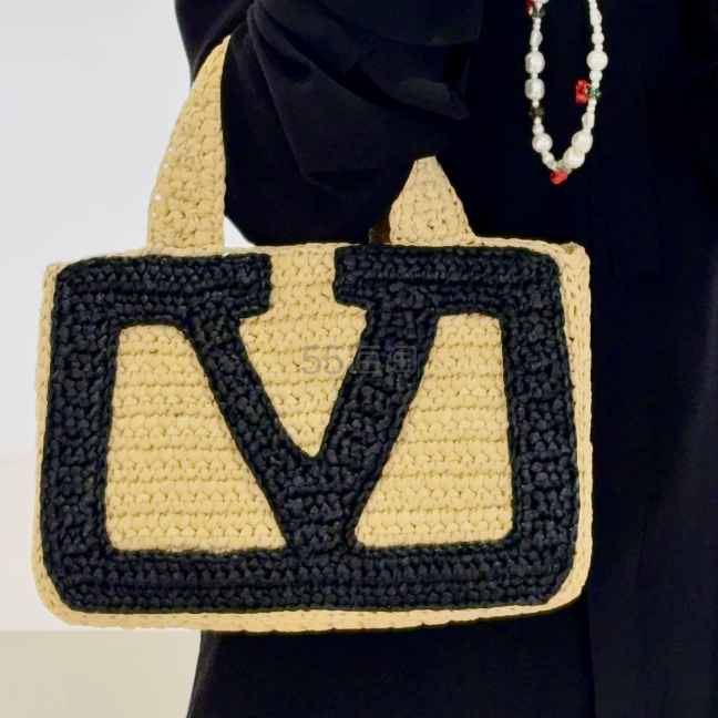 蔡依林同款！Valentino 夏日小号拉菲草包