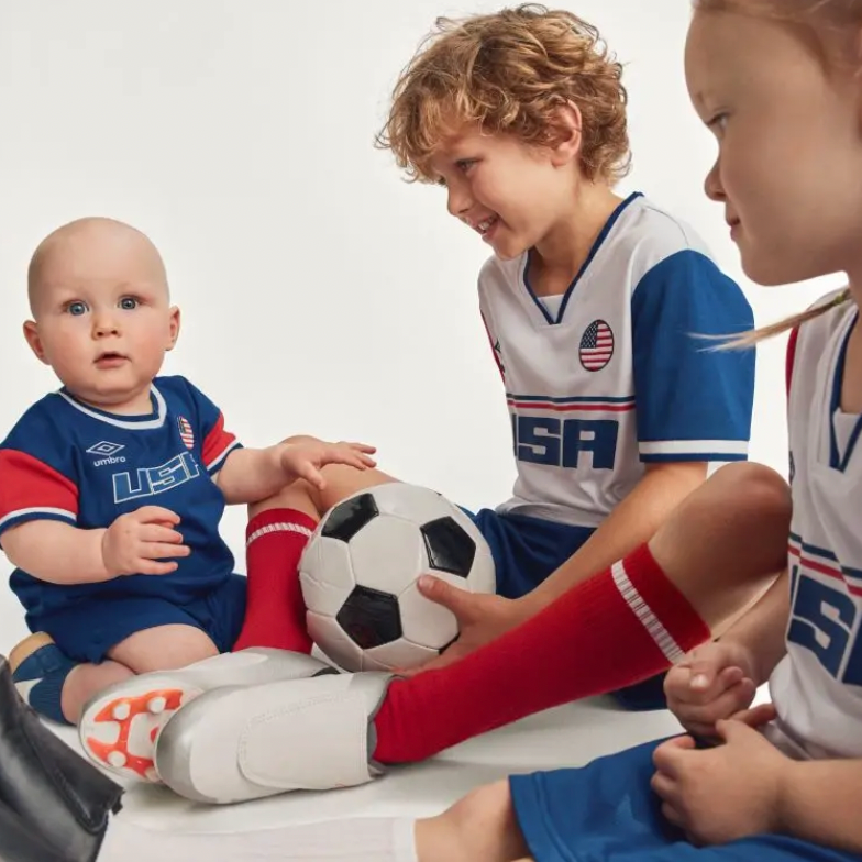 Carter's： Carter's x Umbro 联名系列上线